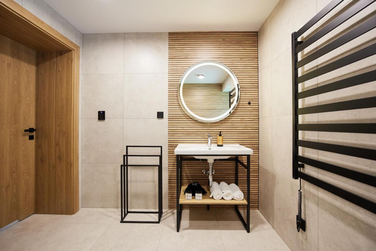 Everest Apartment